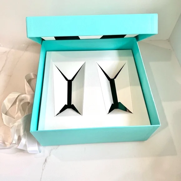 Tiffany & Co Big Tiffany Gift Box in Tiffany Blue Signature color 💚💙🎁 - Picture 16 of 16